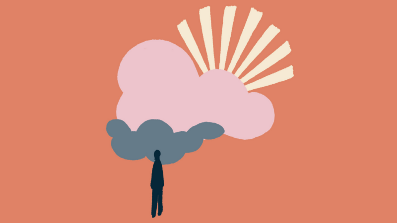 Yksinkertainen kuvitus: pieni tumma ihmishahmo seisoo persikanvärisellä taustalla, hänen yllä harmaa pilvi ja sen takana vaaleanpunainen pilvi, josta nousee vaaleat säteet – kuva symboloi toivoa.